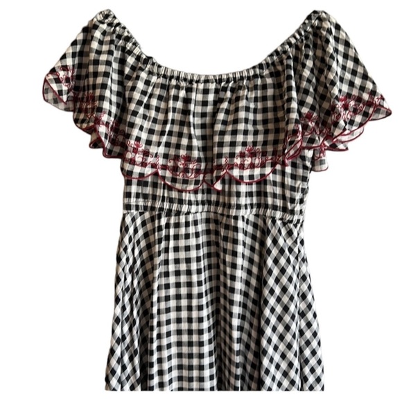 TORRID Off-shoulder Gingham Swing Dress in Black/White w/ Red Trim Size 00 (M/L) - Picture 4 of 10